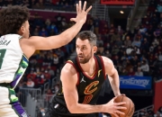 LOL赛事-雄鹿主力盯紧后防备战，为夺取胜局日积夜累的简单介绍