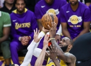 -勇士横扫广东队，东契奇关键制胜