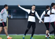 英雄联盟总决赛-天津队迎来重庆队挑战，全力以赴争胜