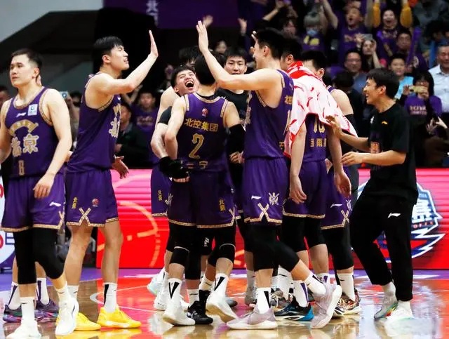 广厦队客场胜北控队,稳固领先优势的简单介绍 广厦队客场胜北控队,稳固领先优势的简单介绍