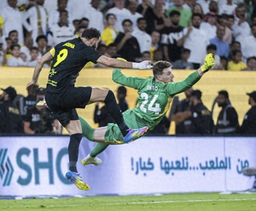 本泽马破门领衔：皇家马德里逆袭击败瓦伦西亚