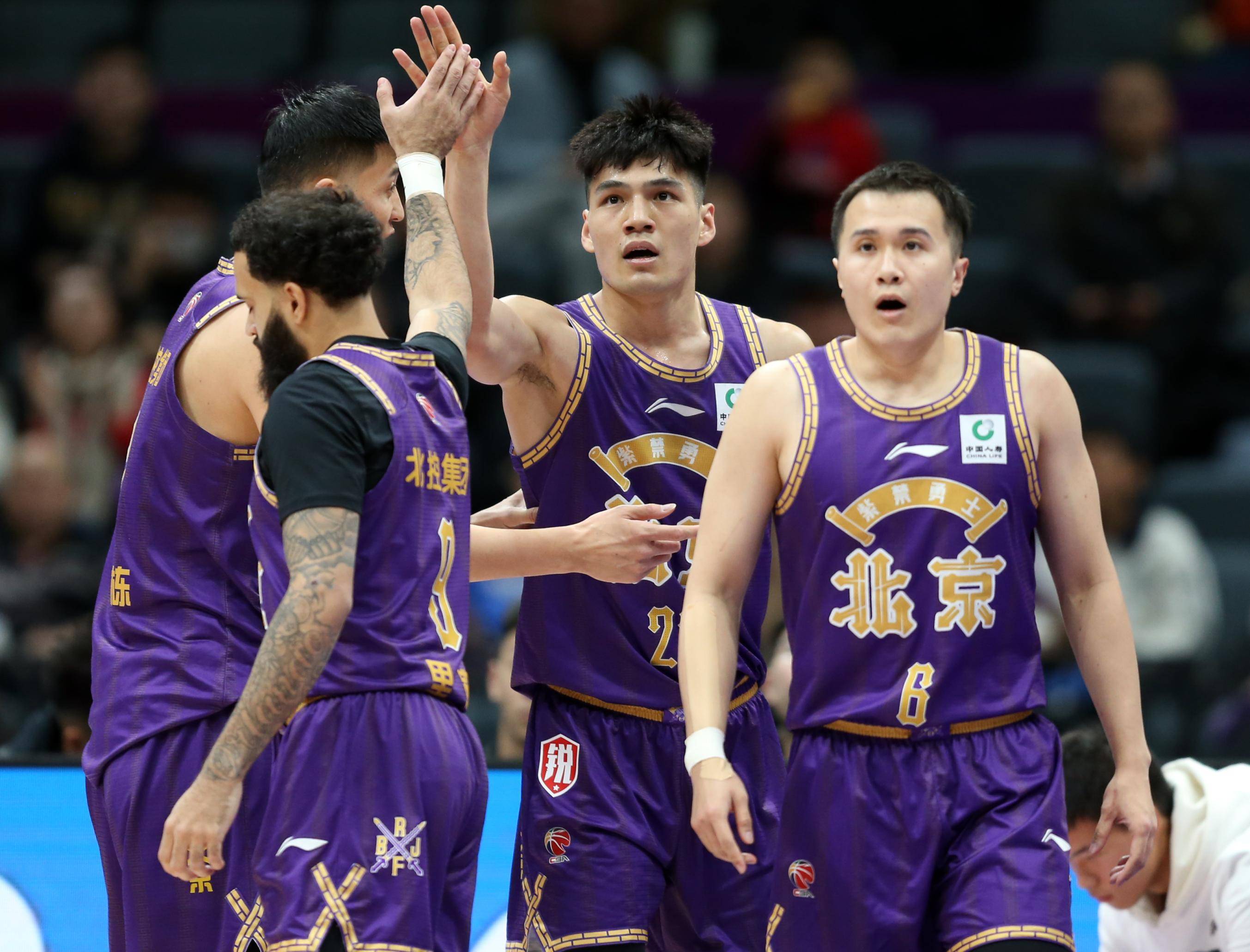 球队战绩下滑,主教练面临解职危机 球队战绩下滑,主教练面临解职危机