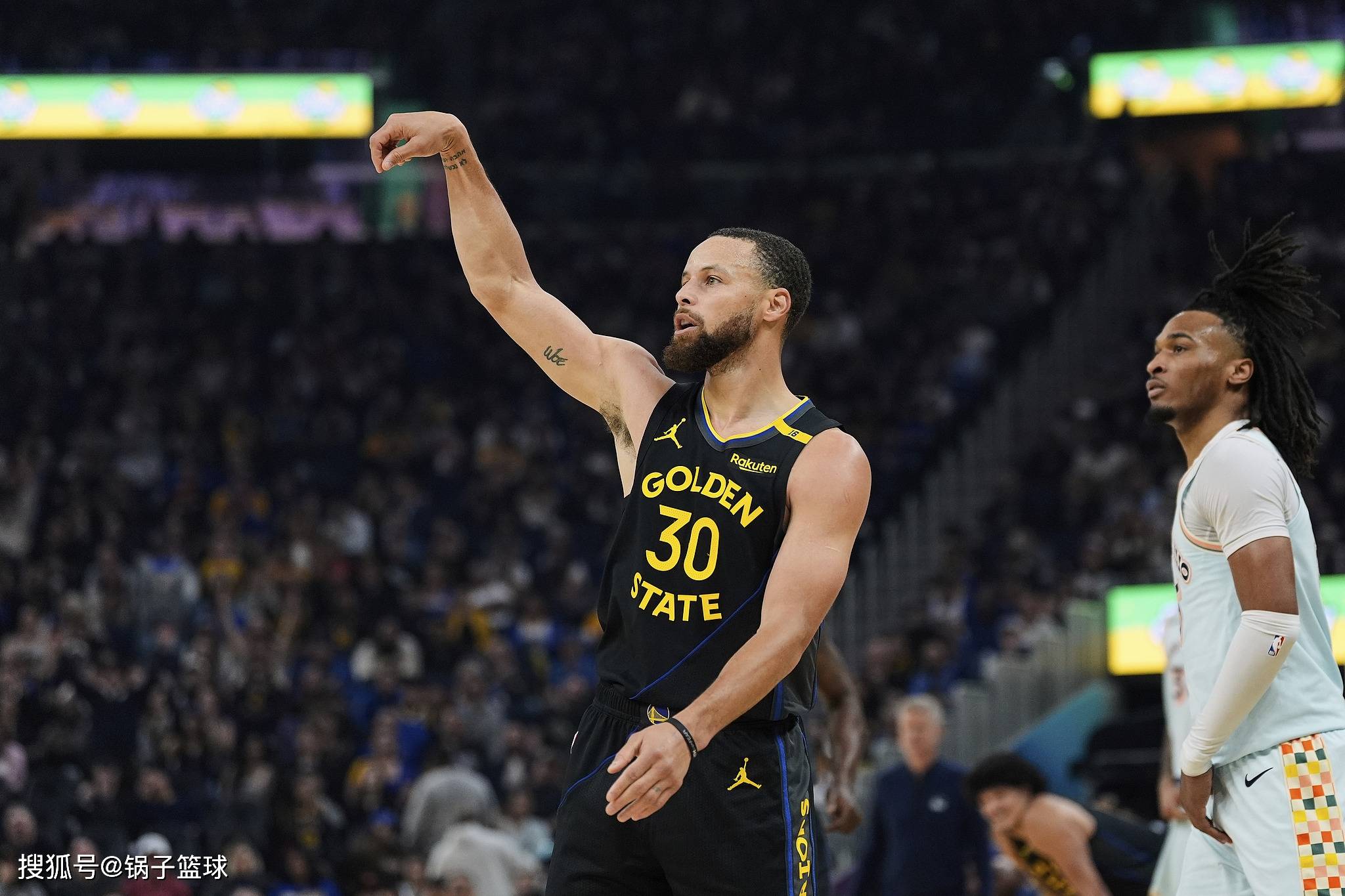 关于马刺碾压江苏队,库里惊艳四座的信息 关于马刺碾压江苏队,库里惊艳四座的信息