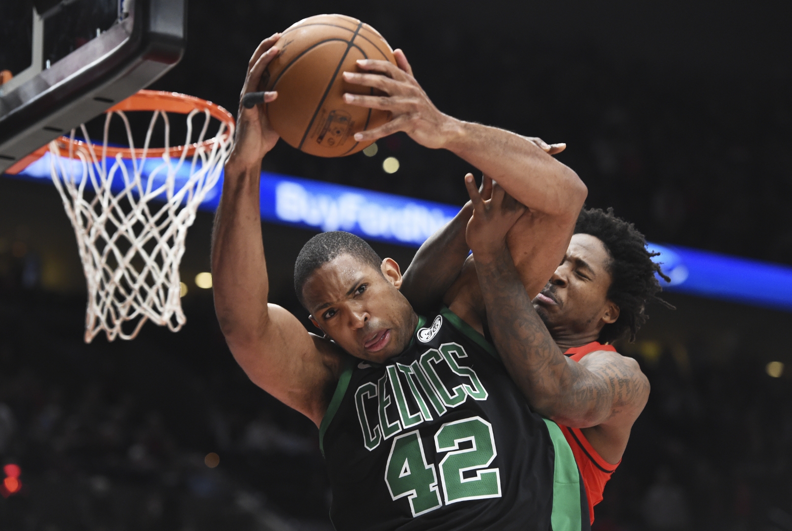 关于山东队力克凯尔特人,易建联统治全场的信息 关于山东队力克凯尔特人,易建联统治全场的信息