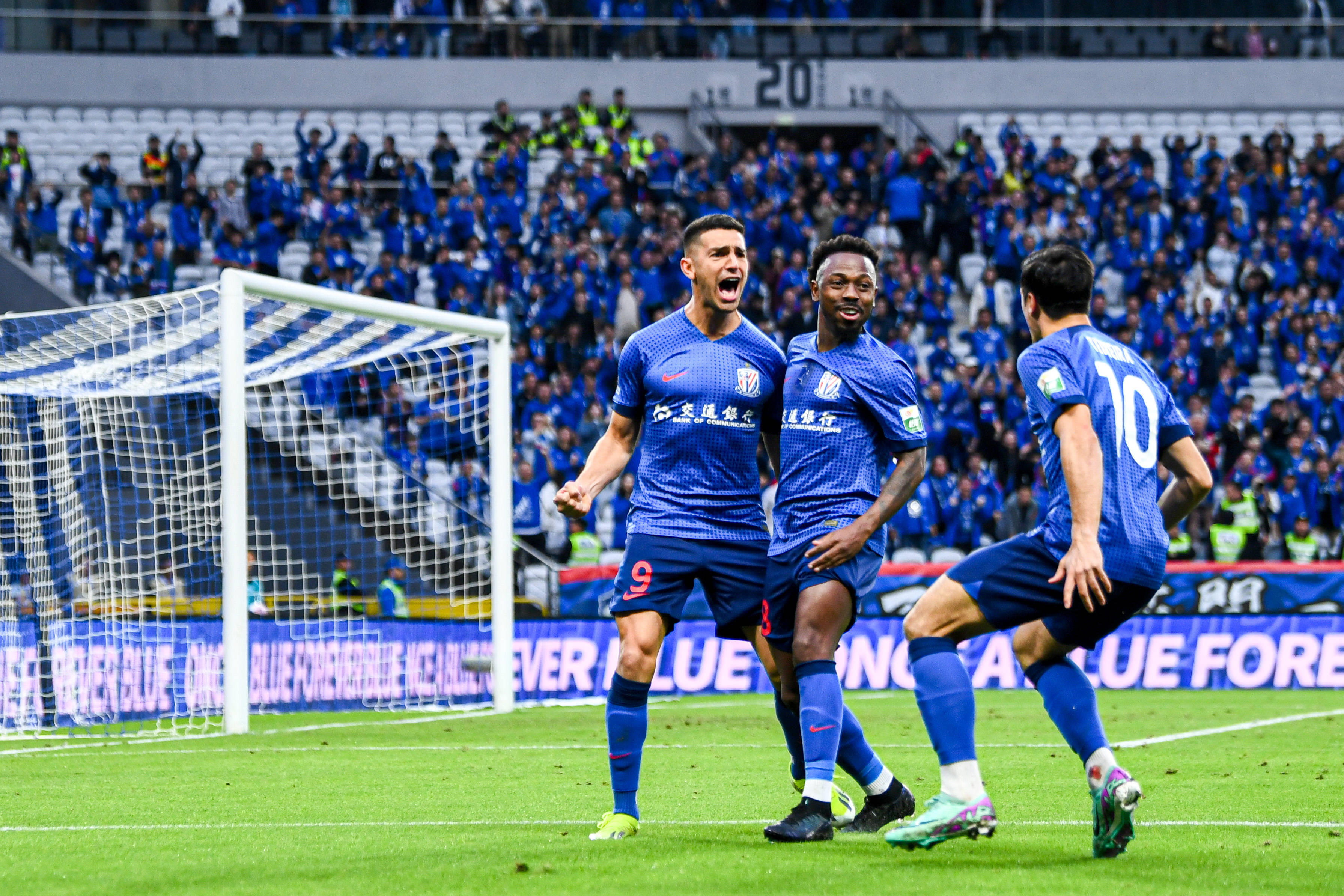 申花不敌绝杀,输给鲁能遗憾告负 申花不敌绝杀,输给鲁能遗憾告负