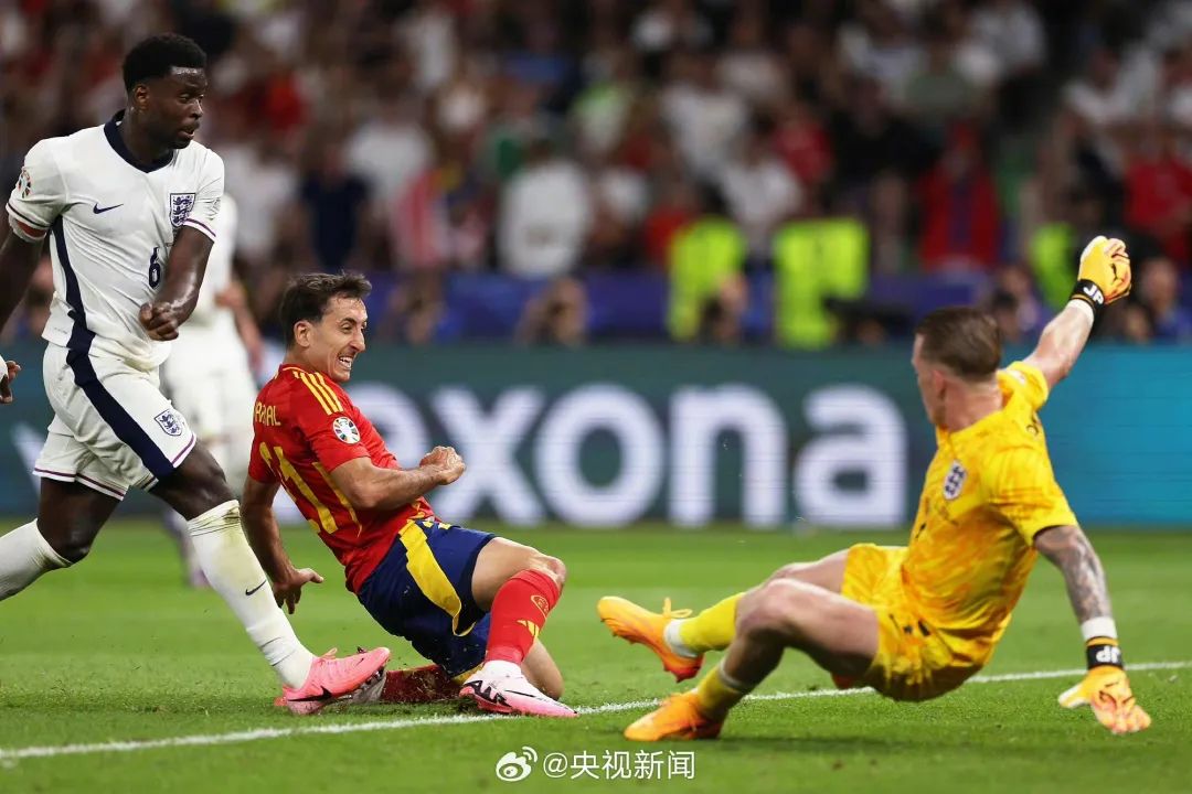 那不勒斯碾压丹麦,奥亚尔萨瓦尔高光表现 那不勒斯碾压丹麦,奥亚尔萨瓦尔高光表现