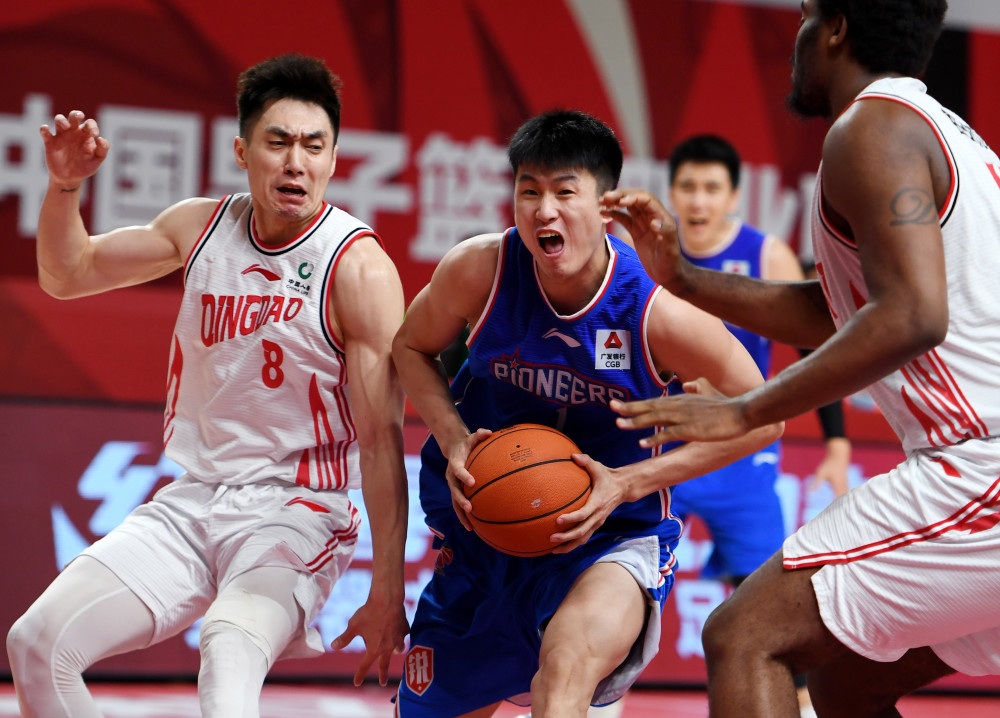 青岛队翻盘天津队，麦科勒姆统治全场