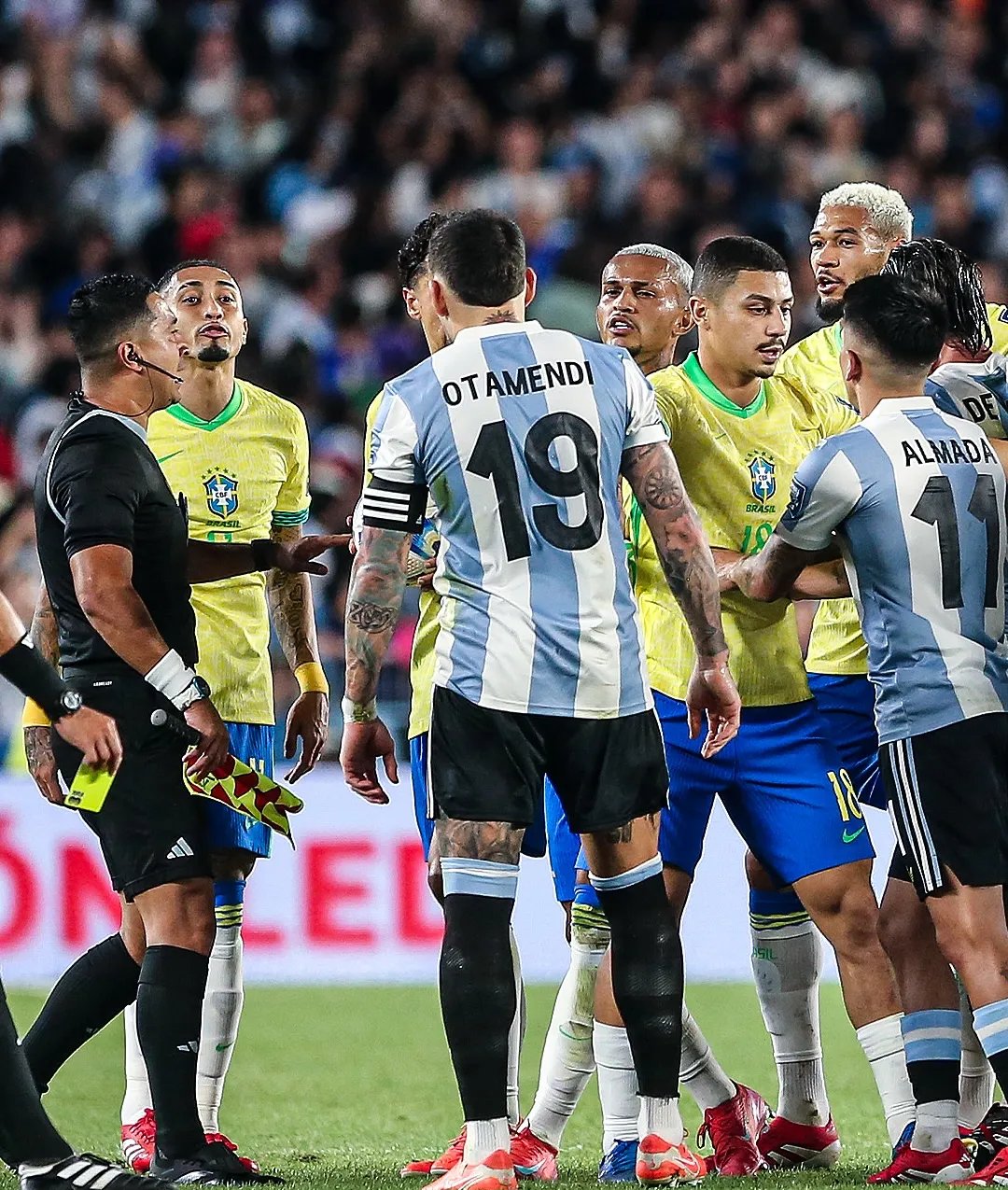 墨西哥险胜巴西，加维统治全场