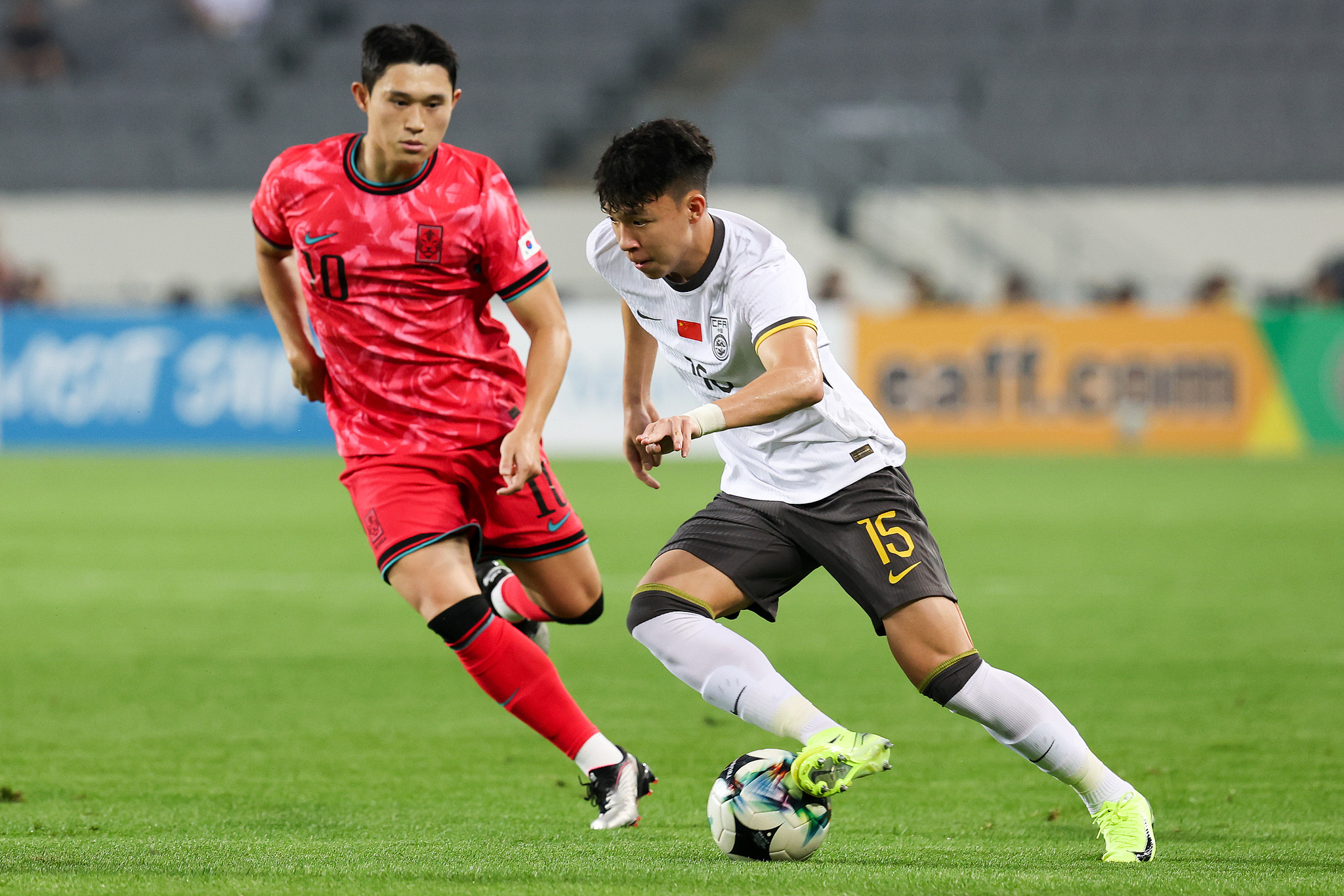 韩国队完胜中国队,梁靖崑点燃赛场 韩国队完胜中国队,梁靖崑点燃赛场