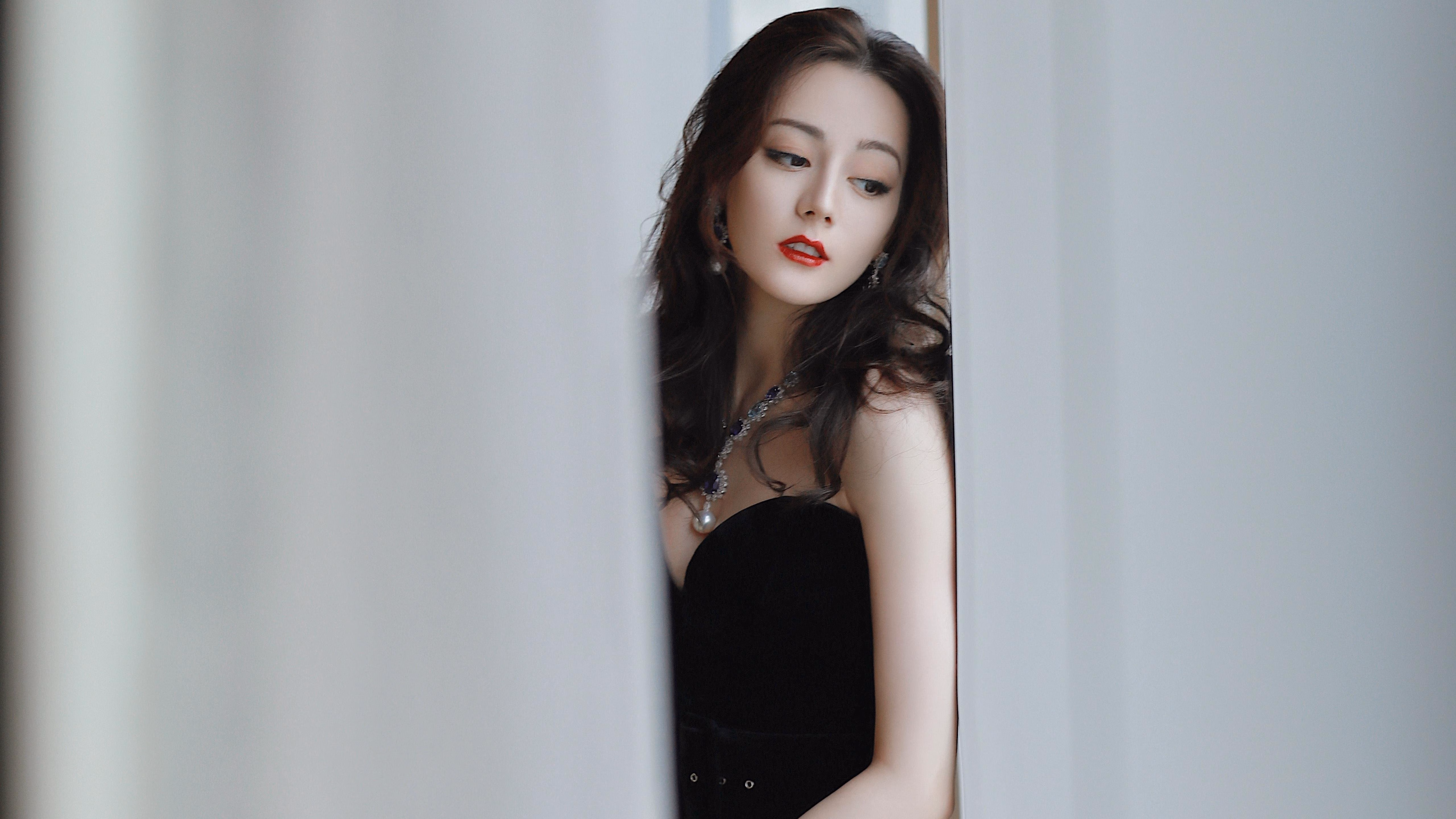 曼谷之夏，当大象踏碎玫瑰，2026唯一的神话